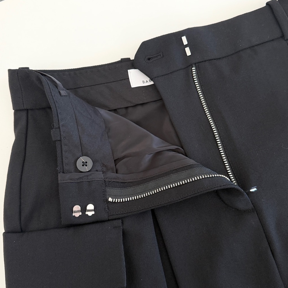 Aritzia Babaton Cameo Cargo Skirt in Black Size 4 - Picture 11 of 15